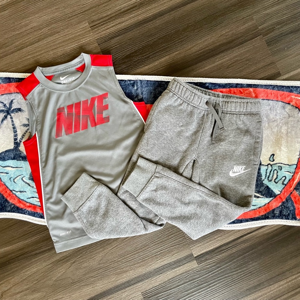 Nike sweats for toddler with bonus Nike shirt!